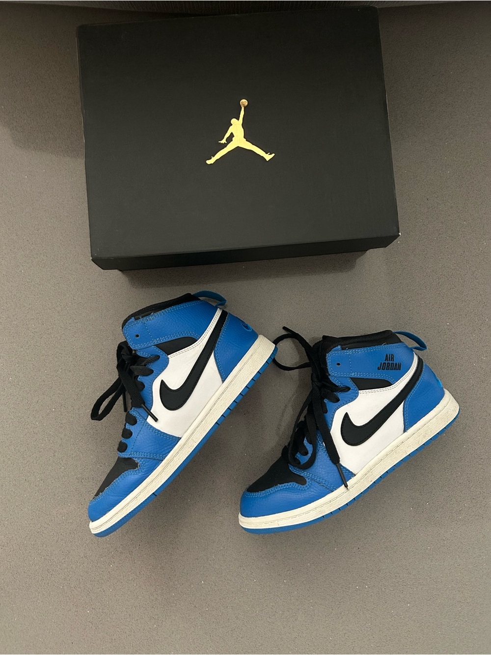 jordan 1 retro high bp -soar white black size 2.5Y